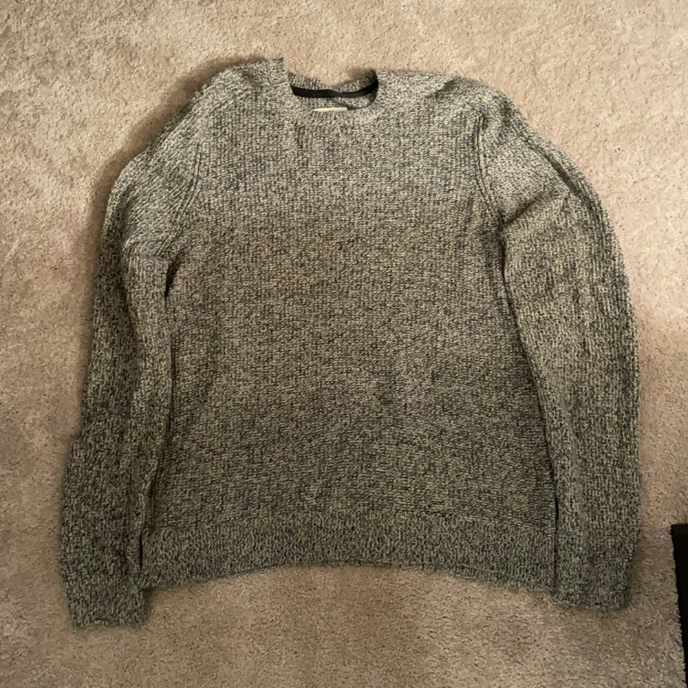Men’s Crew Neck Sweater.